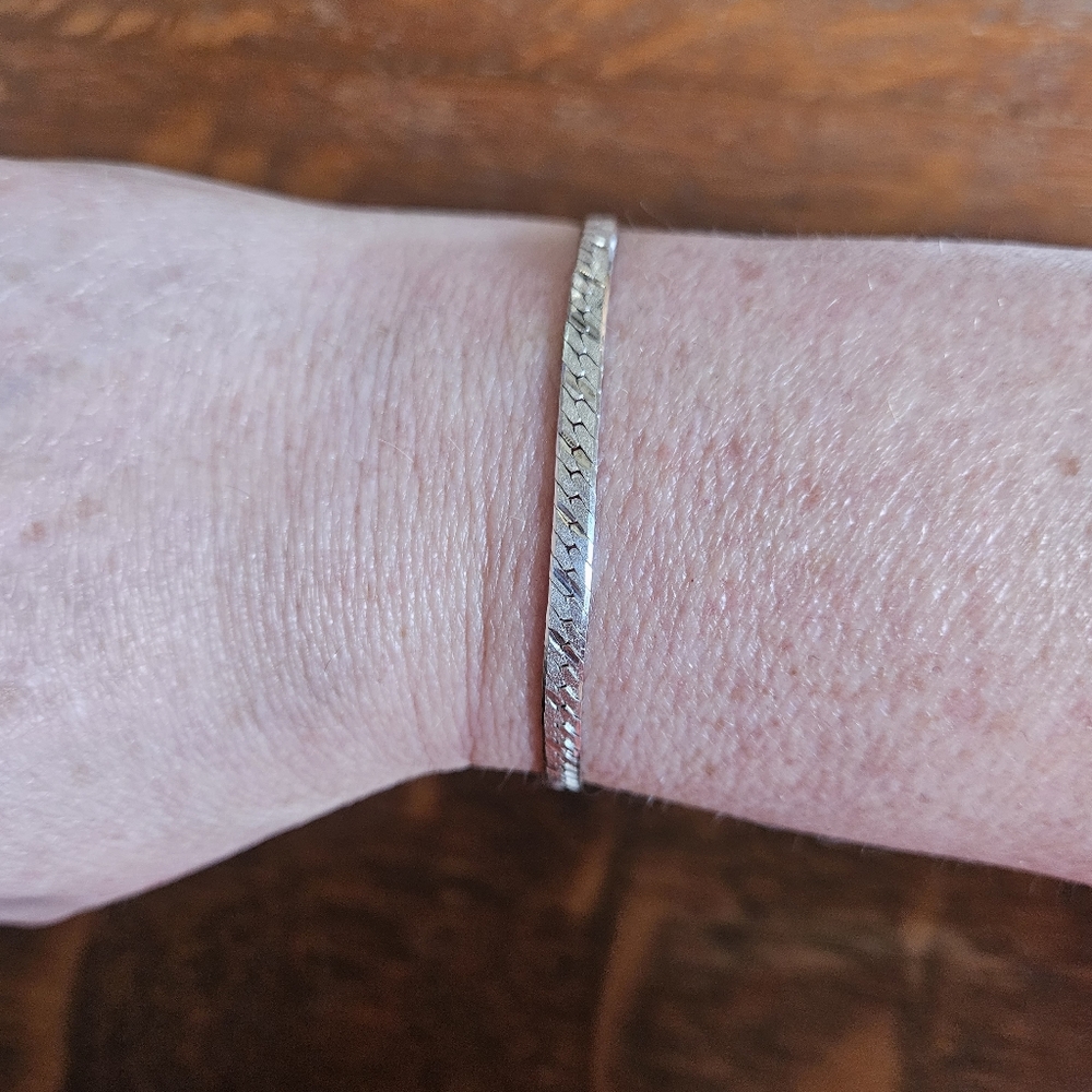 Sterling silver diamond cut bracelet
